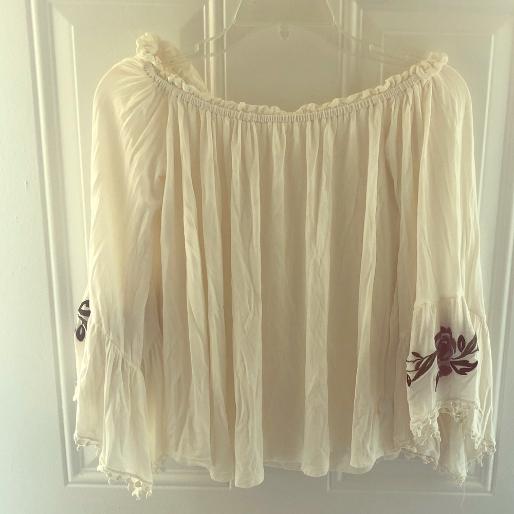 OFF THE SHOULDER TOP